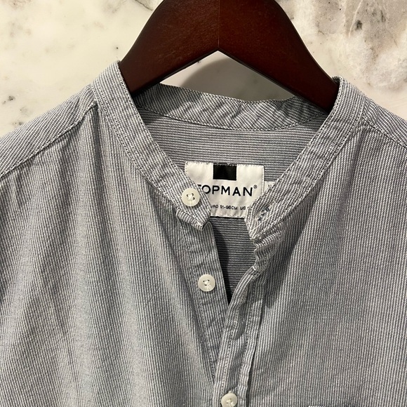 Button down - Picture 3 of 4